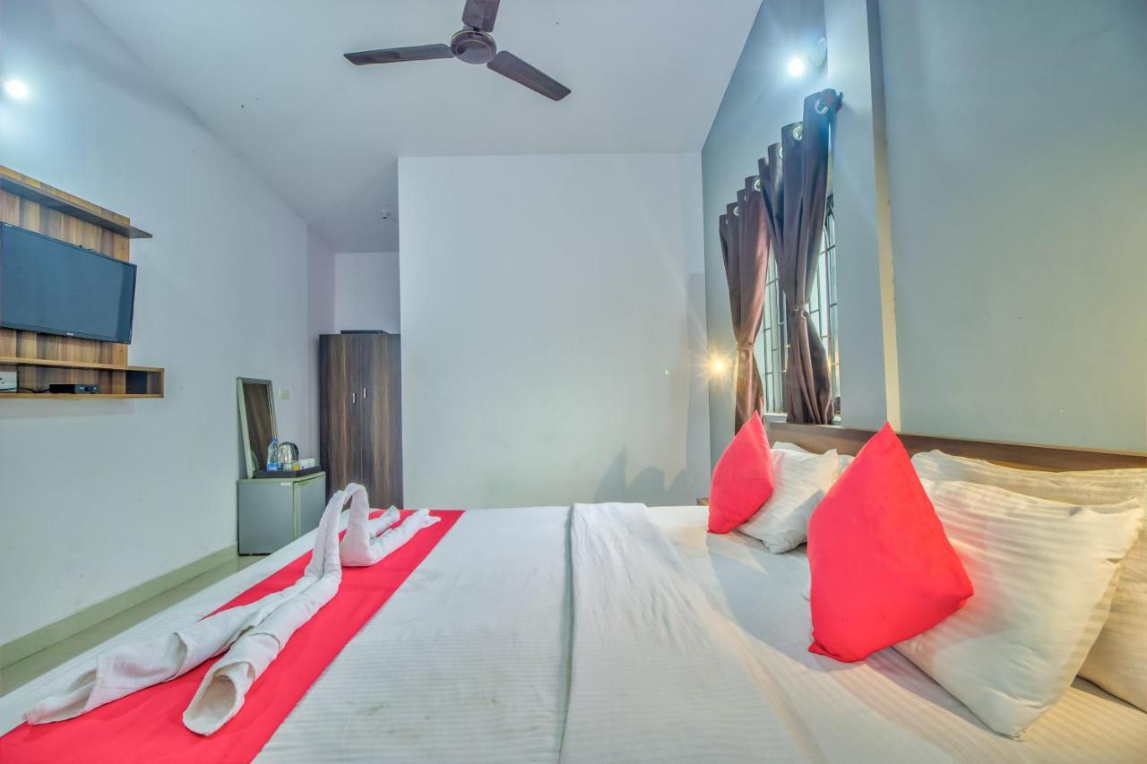 Beach Doorz Hotel Baga Exterior photo