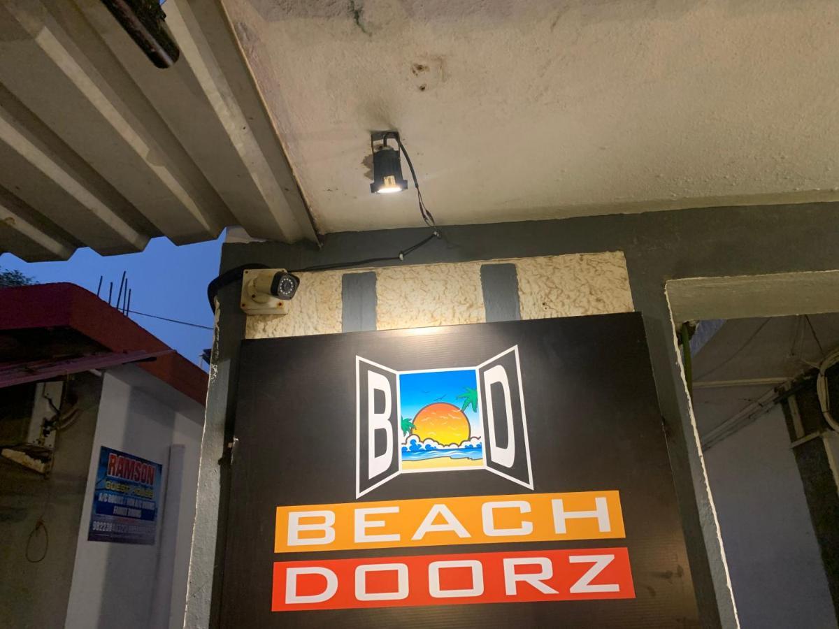 Beach Doorz Hotel Baga Exterior photo